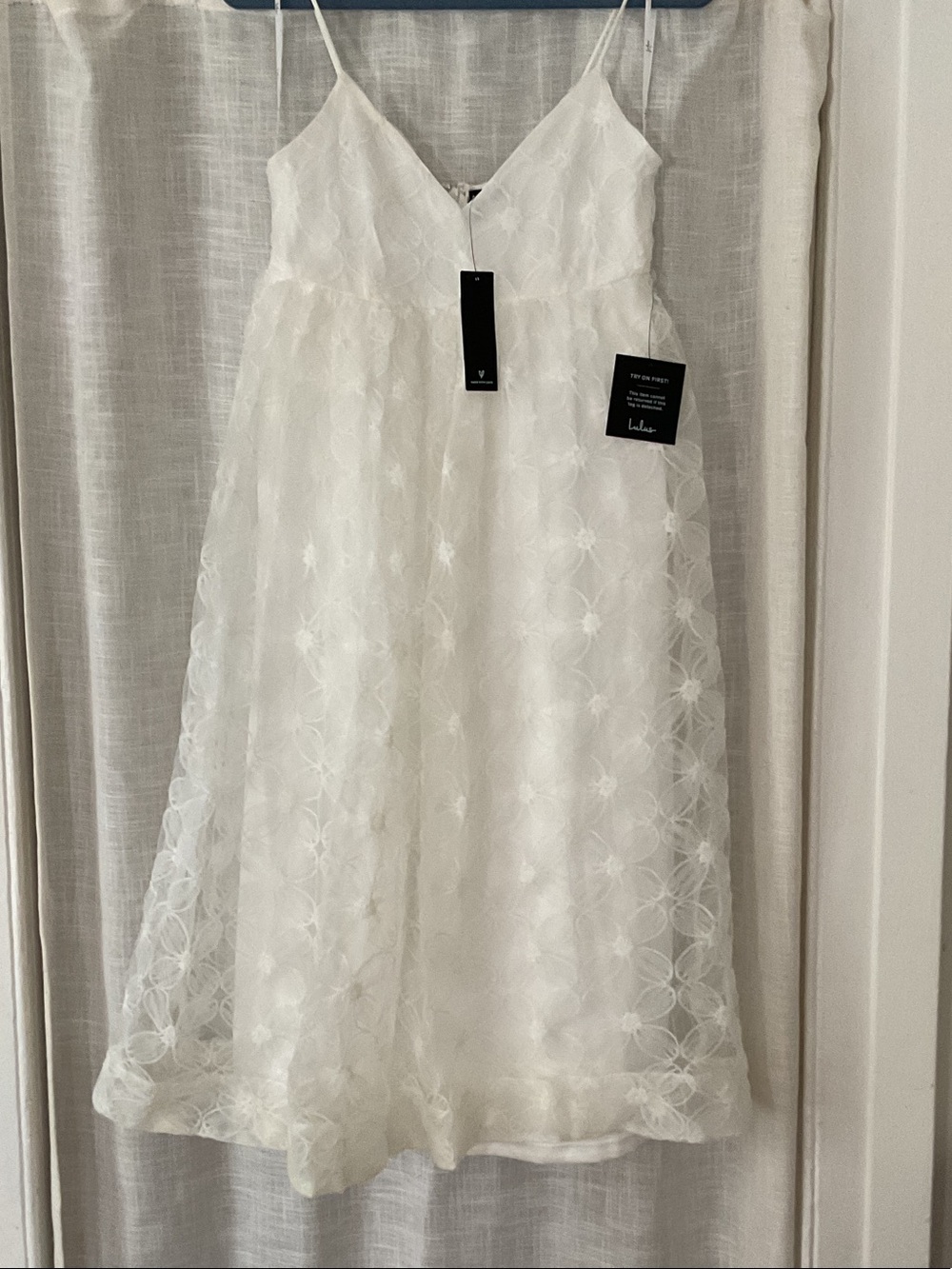 Lulu’s White Floral Lace Spaghetti-Strap Dress NWT